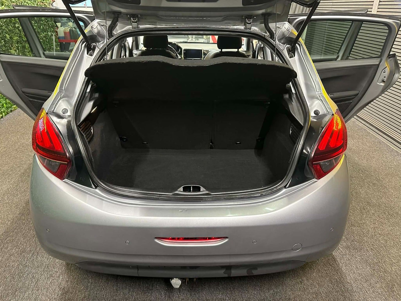 Billede af Peugeot 208 1,5 BlueHDi 100 Infinity Sky