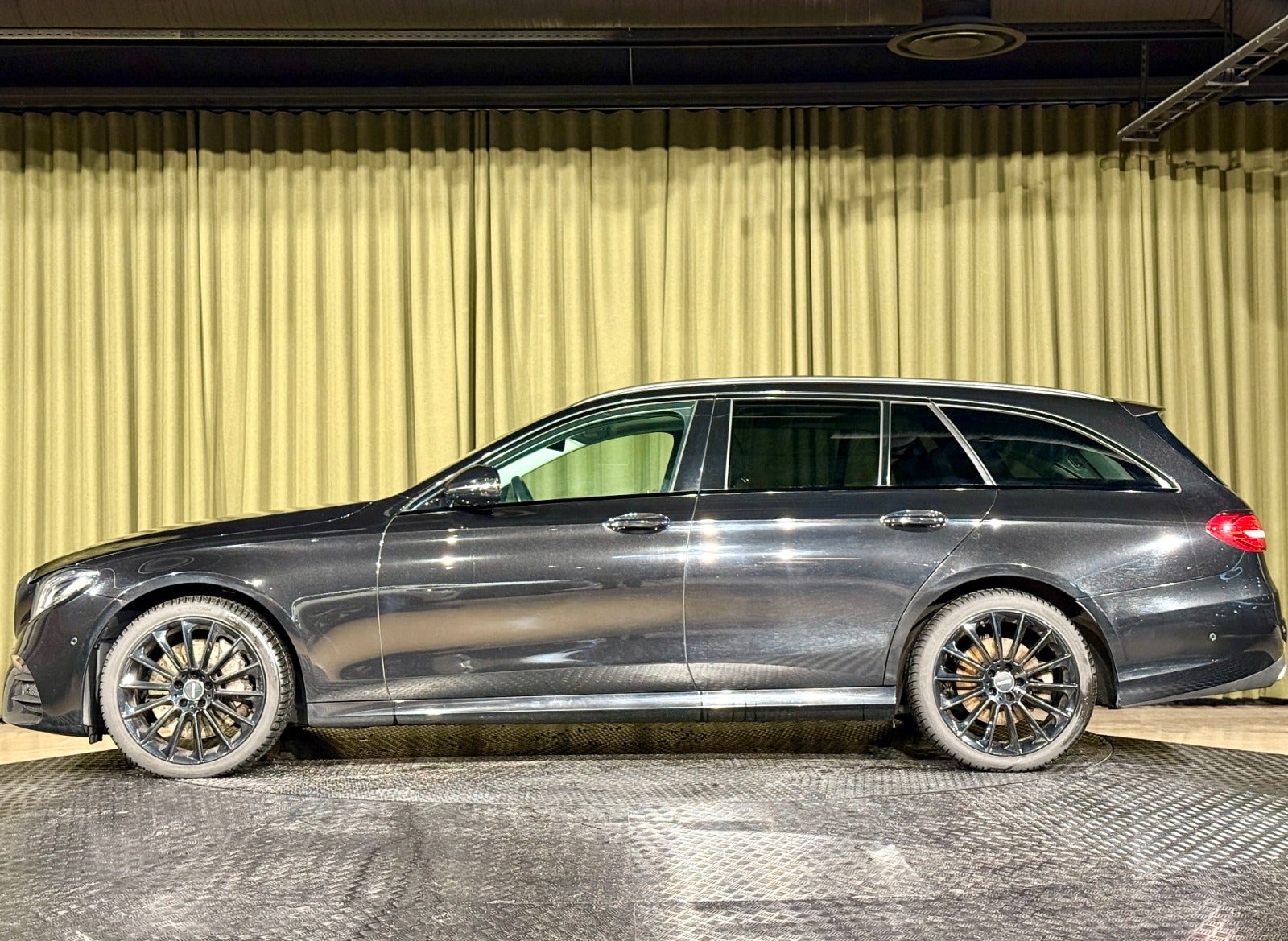 Billede af Mercedes E400 d 2,9 AMG Line stc. aut. 4Matic