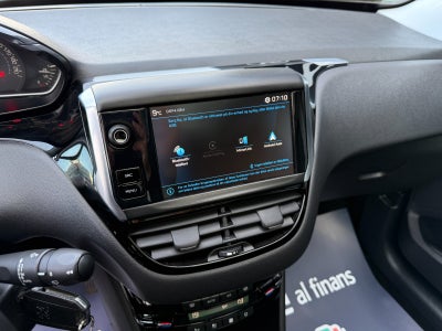 Peugeot 208 PureTech 82 Signature Sky Van