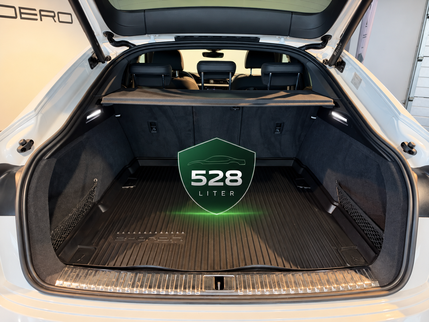 Audi Q8 e-tron 55 S-line Sportback quattro 5d - 11