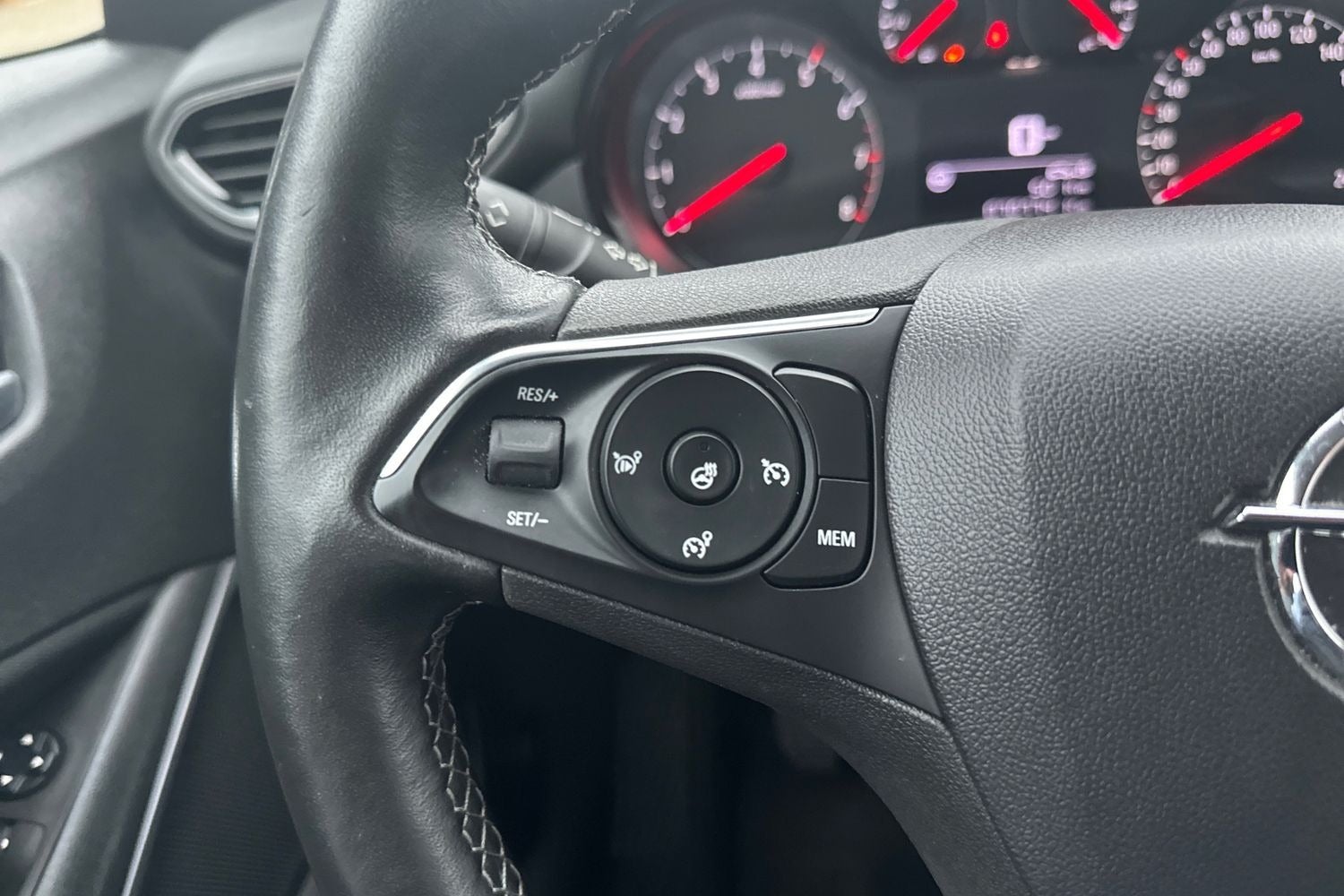 Billede af Opel Crossland X 1,2 Edition+