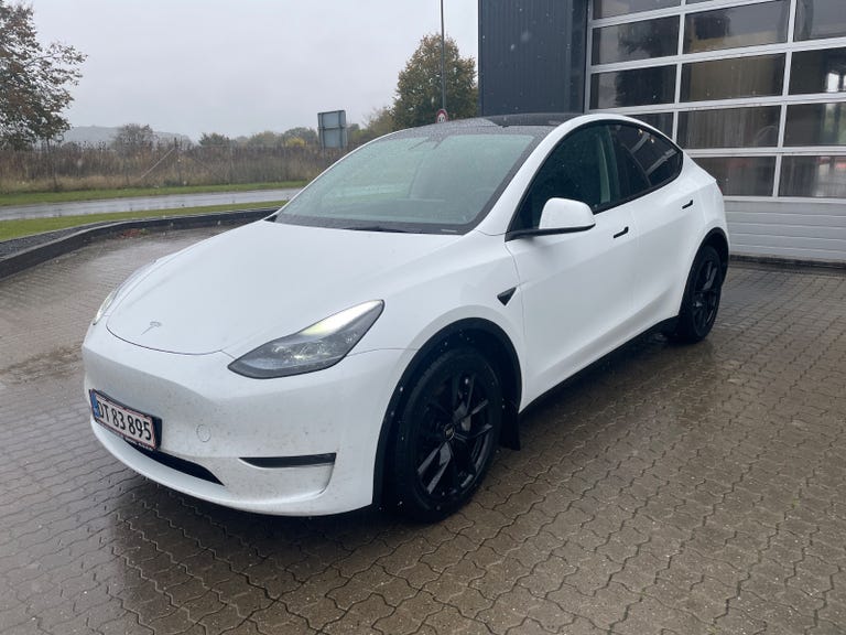 Tesla Model Y Long Range AWD