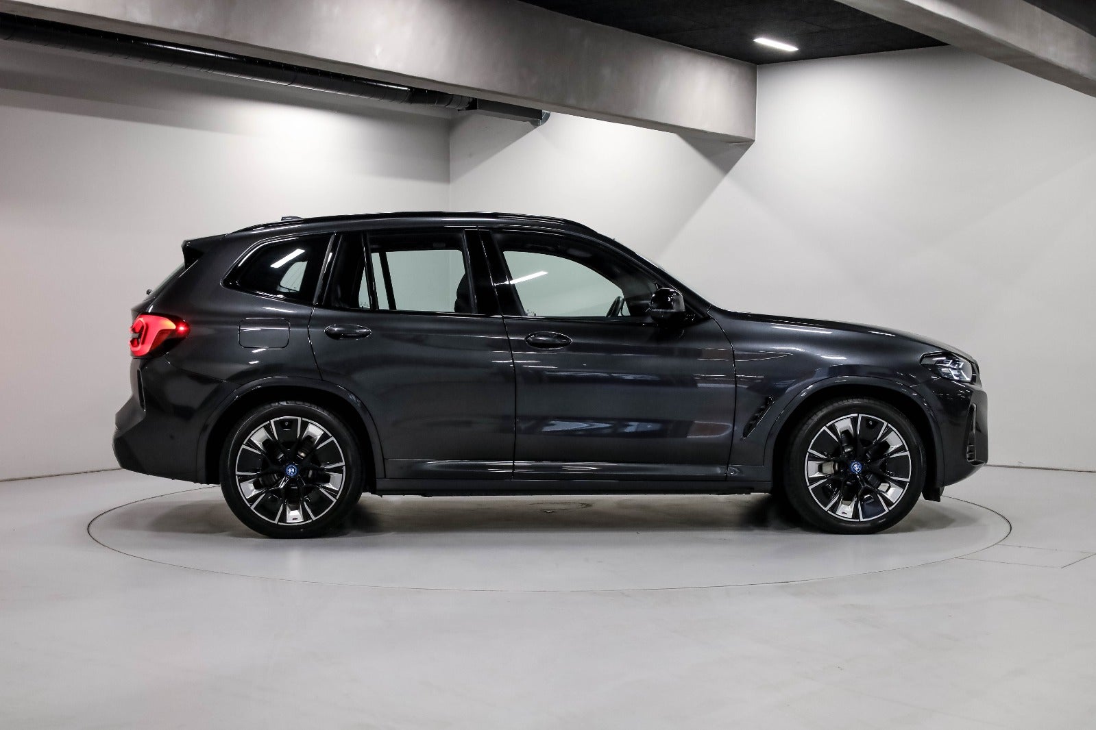 BMW iX3 Charged Plus M-Sport