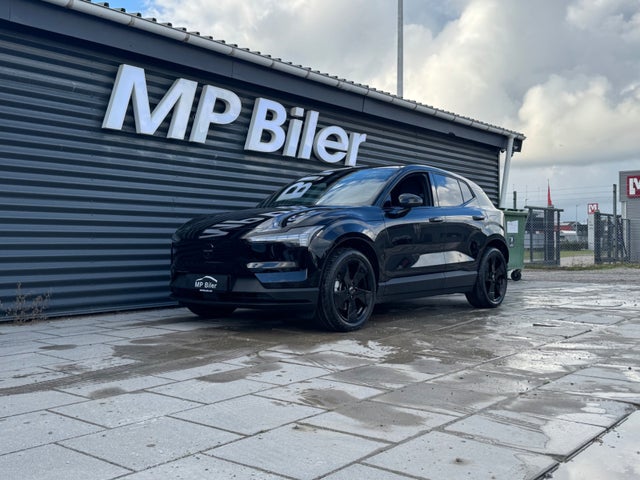 Volvo EX30  Extended Range Black Edition