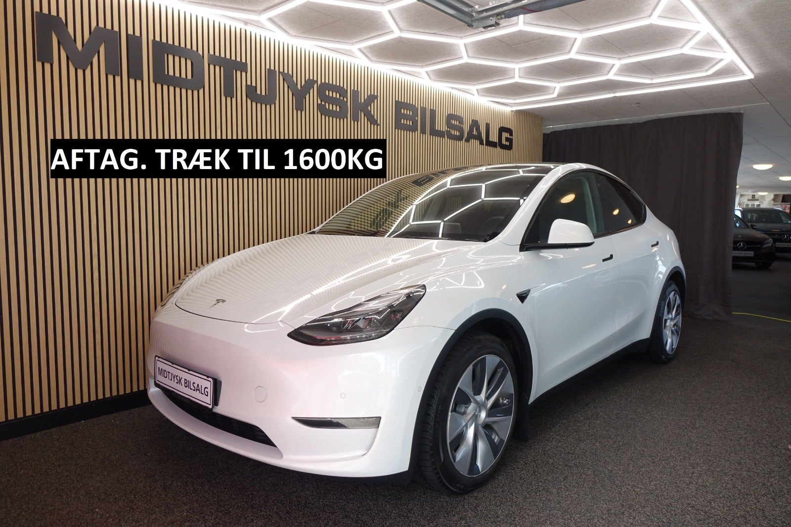 Tesla Model Y Long Range AWD