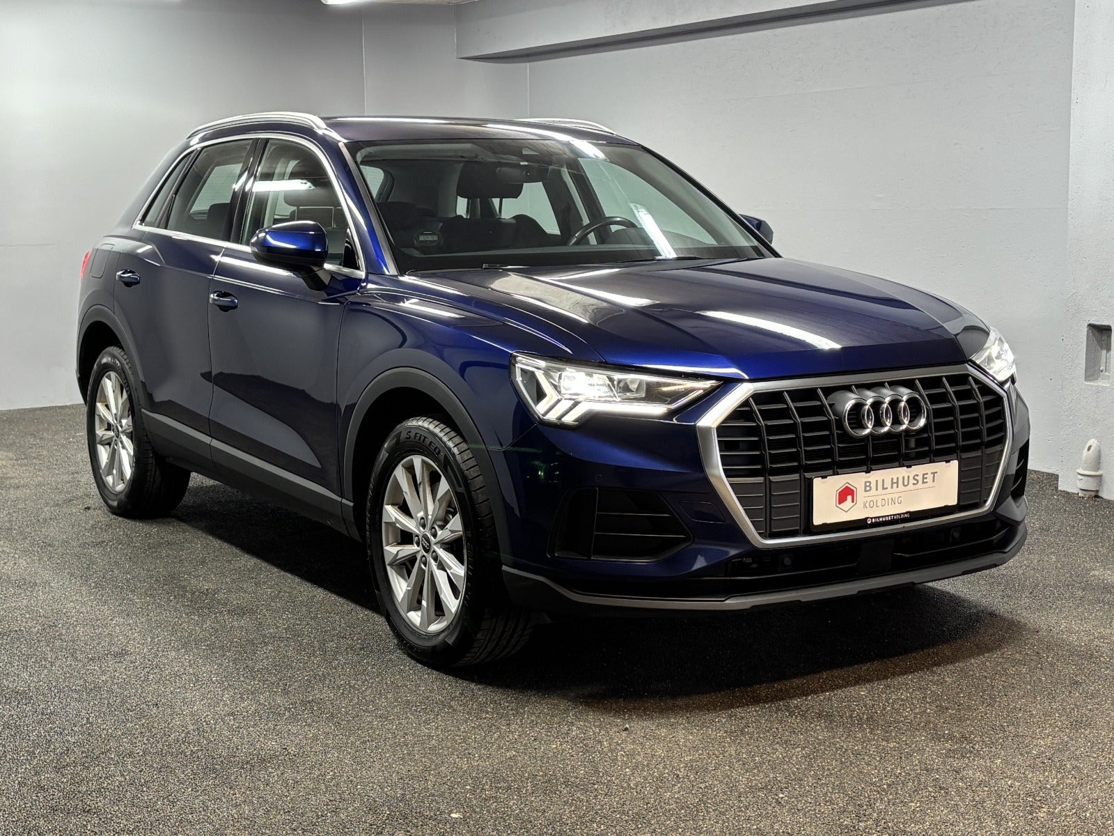 Billede af Audi Q3 45 TFSi e Attitude plus S-tr.