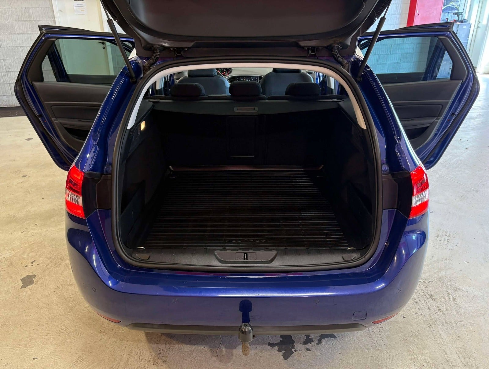 Billede af Peugeot 308 1,5 BlueHDi 130 Selection Sky SW