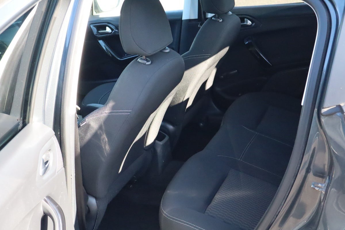 Billede af Peugeot 208 1,6 BlueHDi 100 Allure Sky