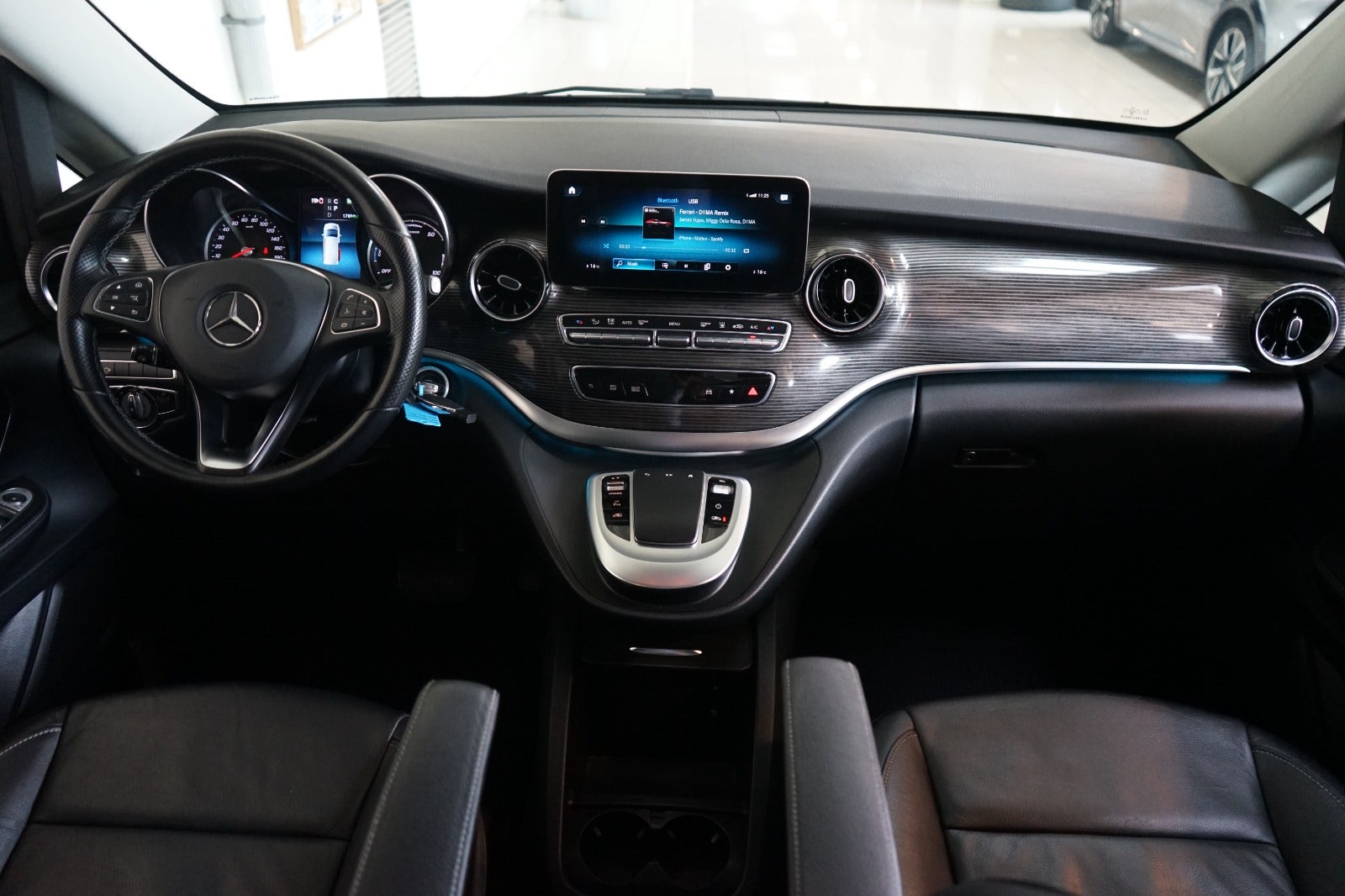 Mercedes EQV300