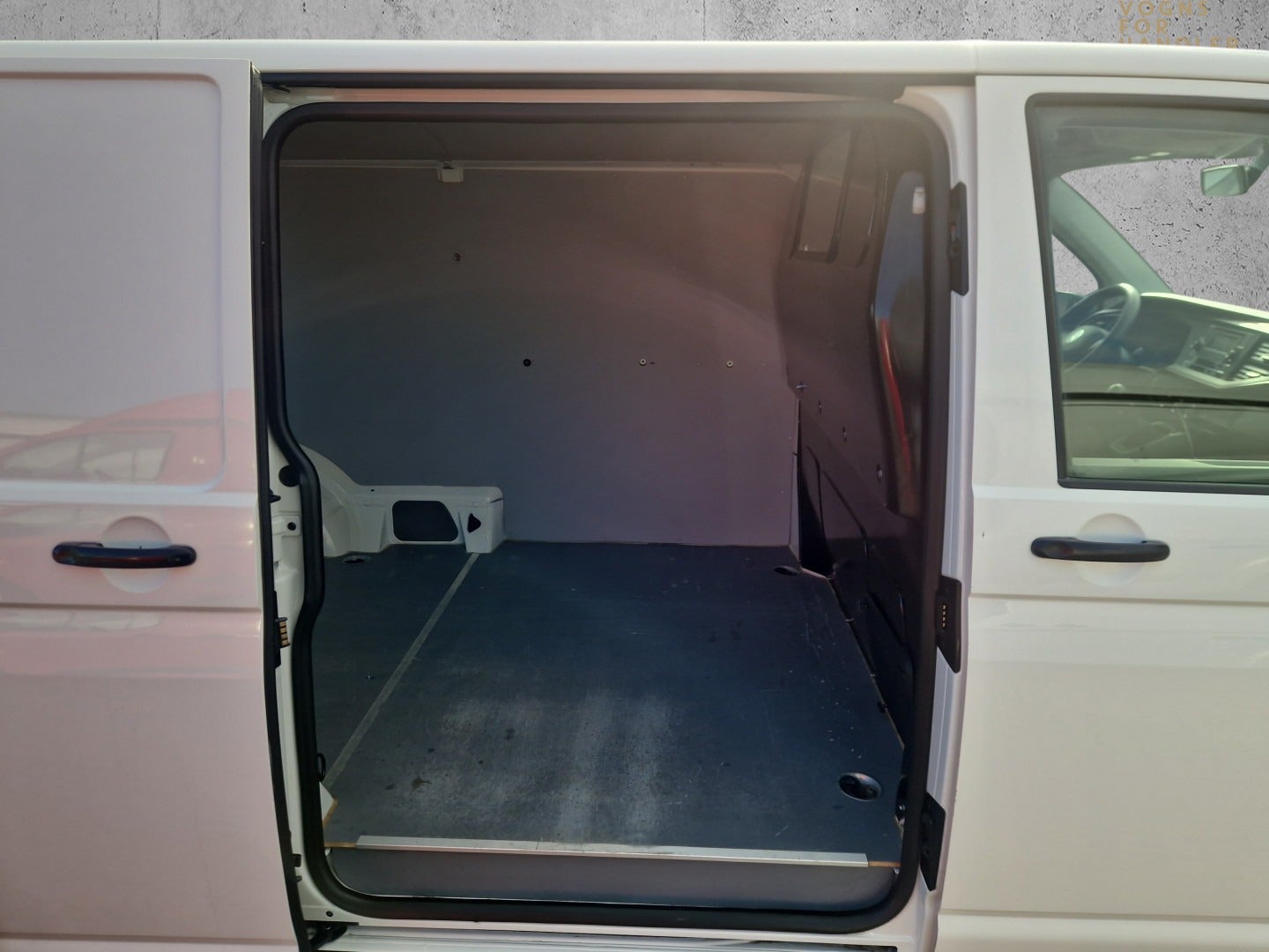 Billede af VW Transporter 2,0 TDi 110 Kassevogn lang