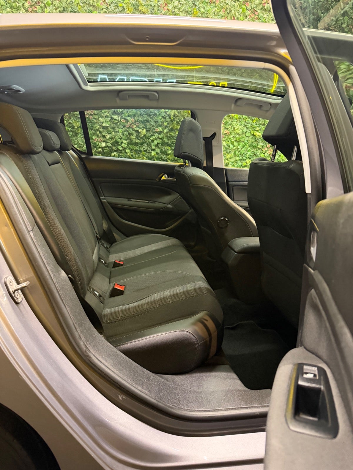 Billede af Peugeot 308 1,6 BlueHDi 120 Allure Sky