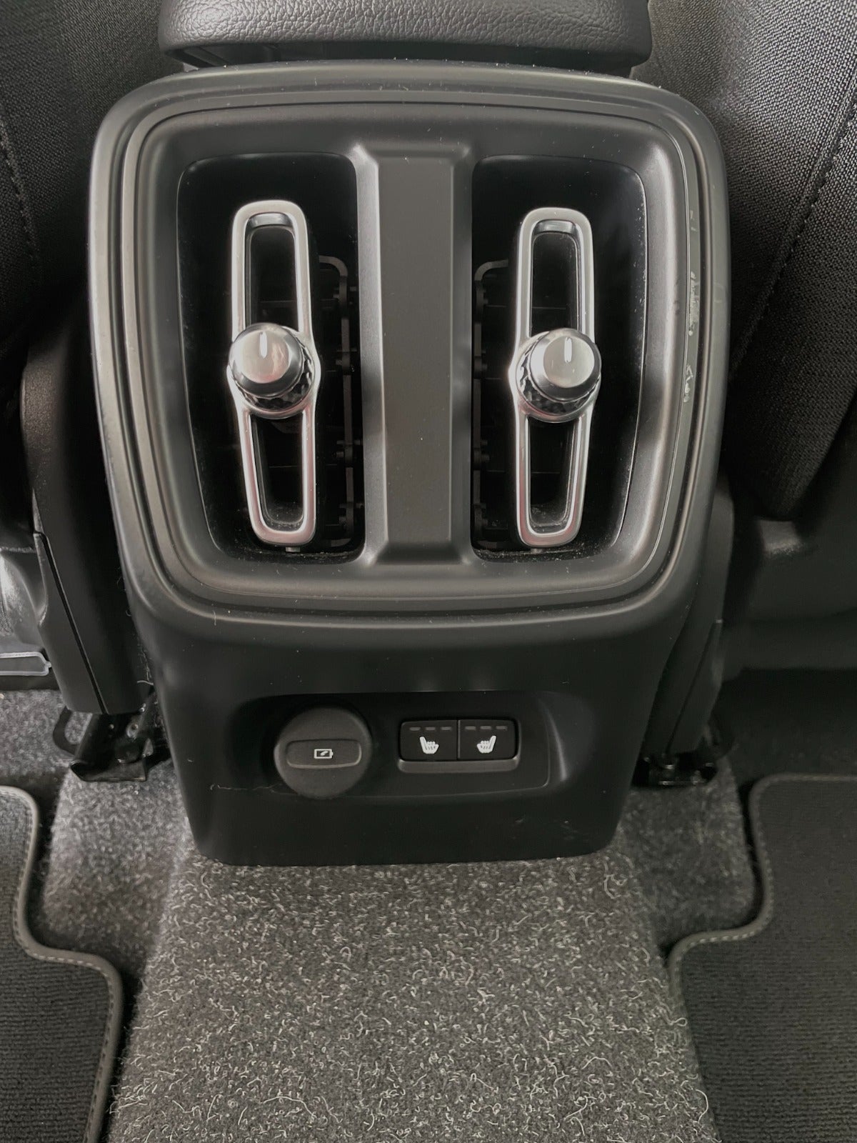 Billede af Volvo XC40 2,0 D3 150 Momentum aut.