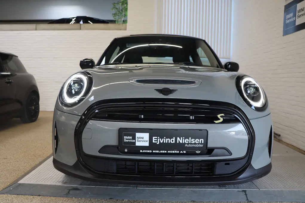 MINI Cooper SE Camden Edition