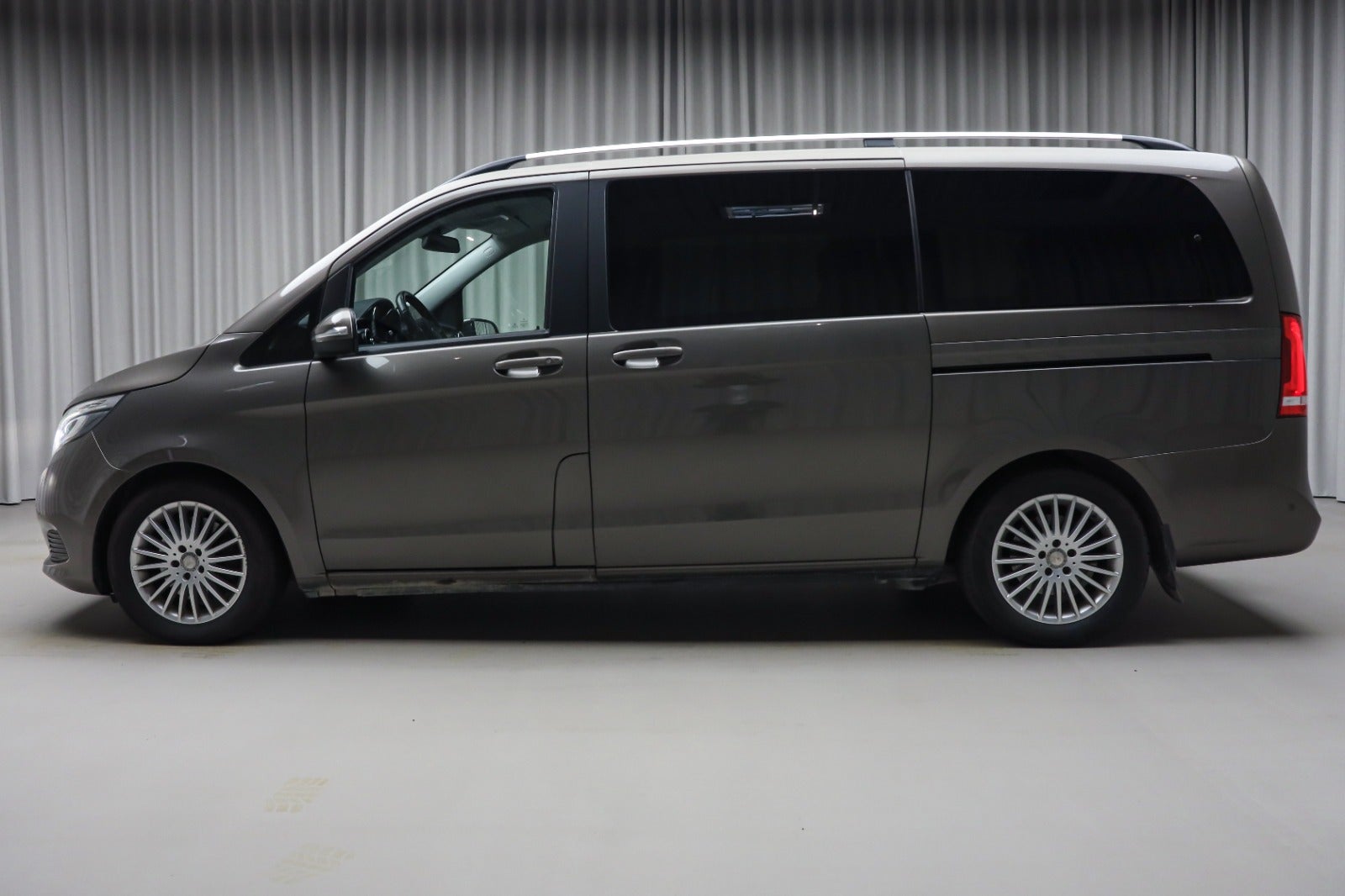 Mercedes-Benz V 220 d (7/8)