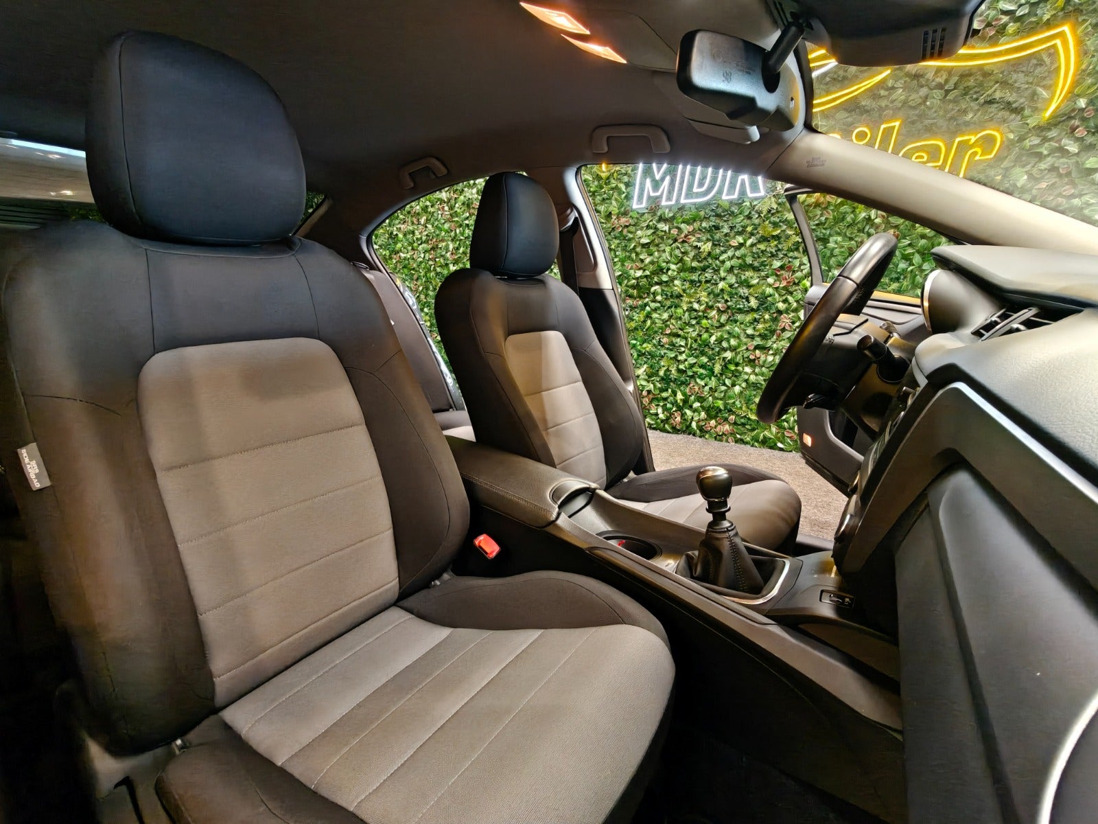 Billede af Toyota Avensis 1,6 VVT-i T1