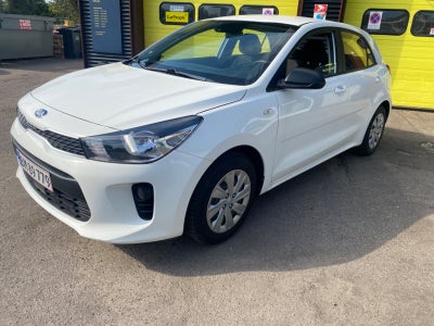 Kia Rio 1,2 CVVT Base Benzin modelår 2017 km 86194 Hvid træk ABS airbag, Supervison Cluster, Dæktryk