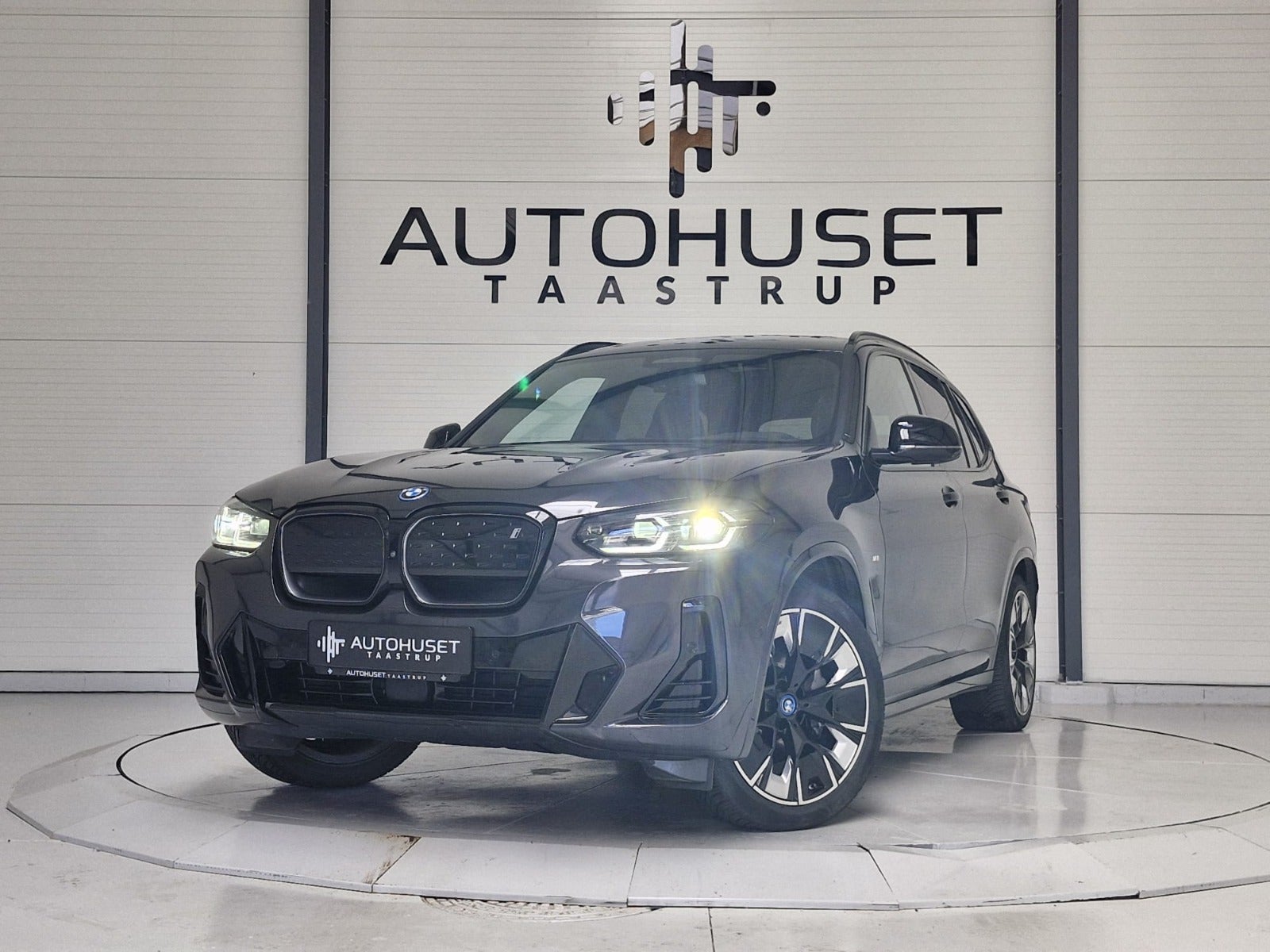 BMW iX3  Charged Plus M-Sport