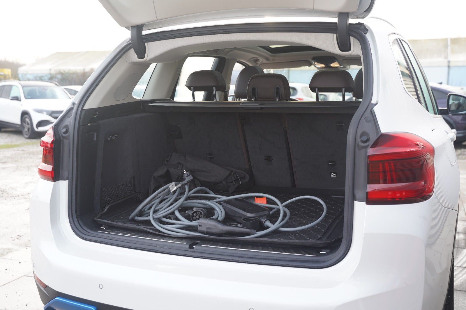 Billede af BMW iX3  Charged Impressive