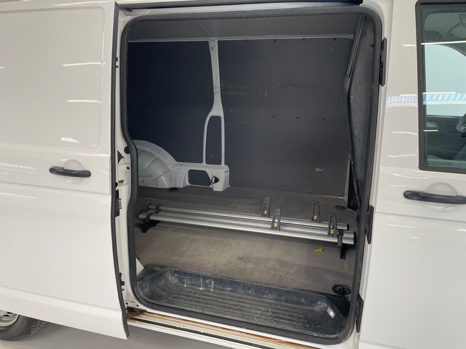 Billede af VW Transporter 2,0 TDi 150 Kassevogn DSG lang