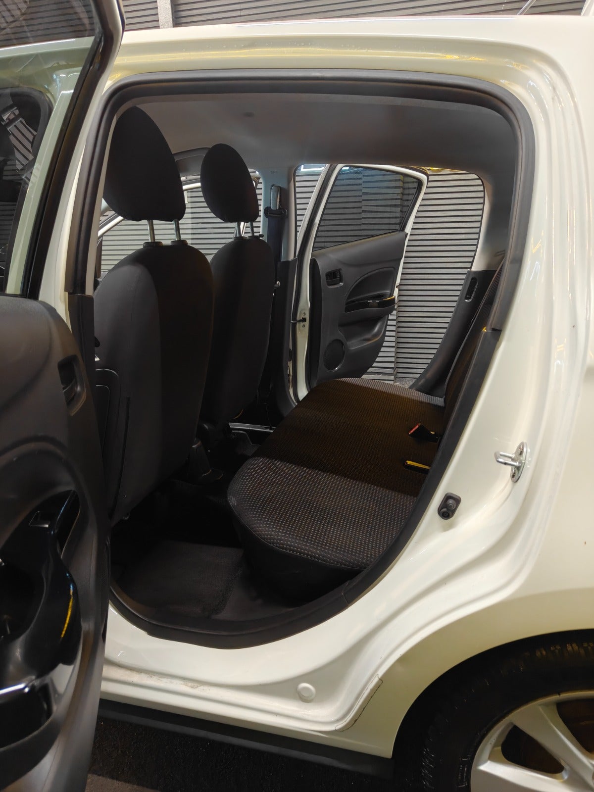 Billede af Mitsubishi Space Star 1,2 Black & White