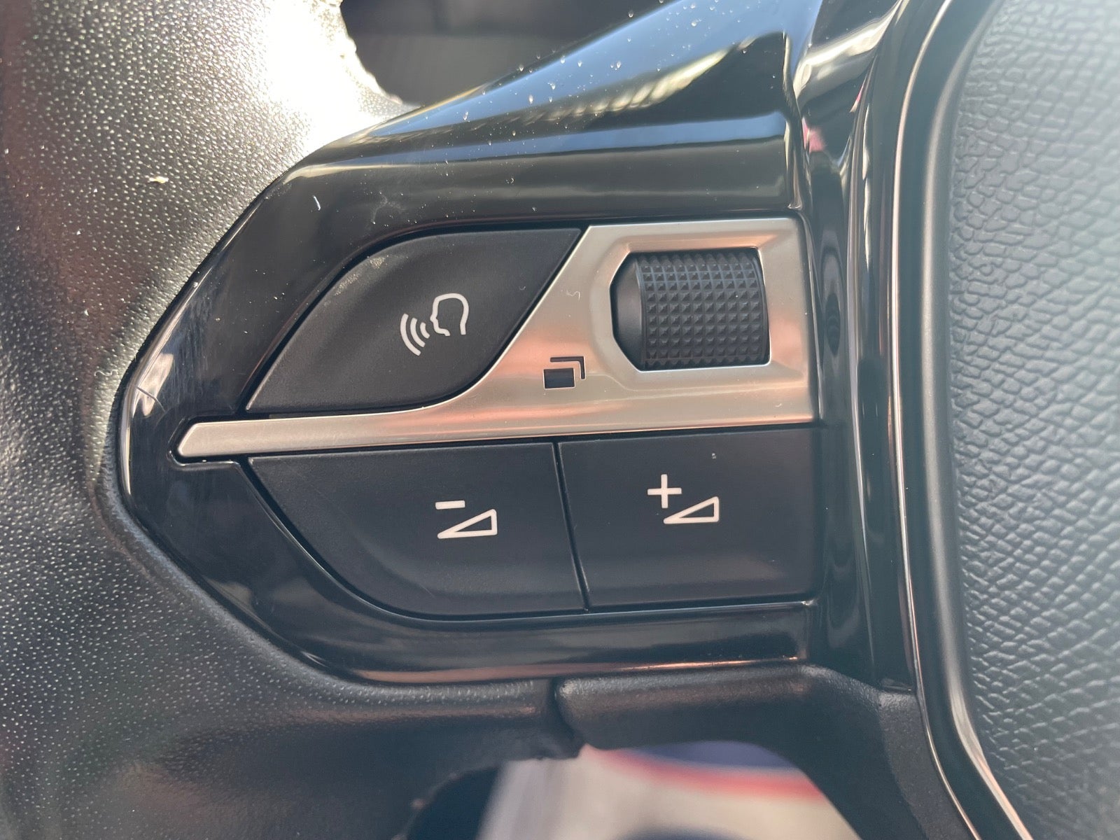 Billede af Peugeot 2008 1,5 BlueHDi 100 Allure Pack