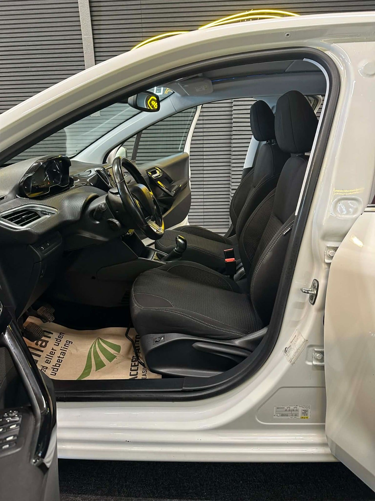 Billede af Peugeot 208 1,5 BlueHDi 100 Prestige Sky