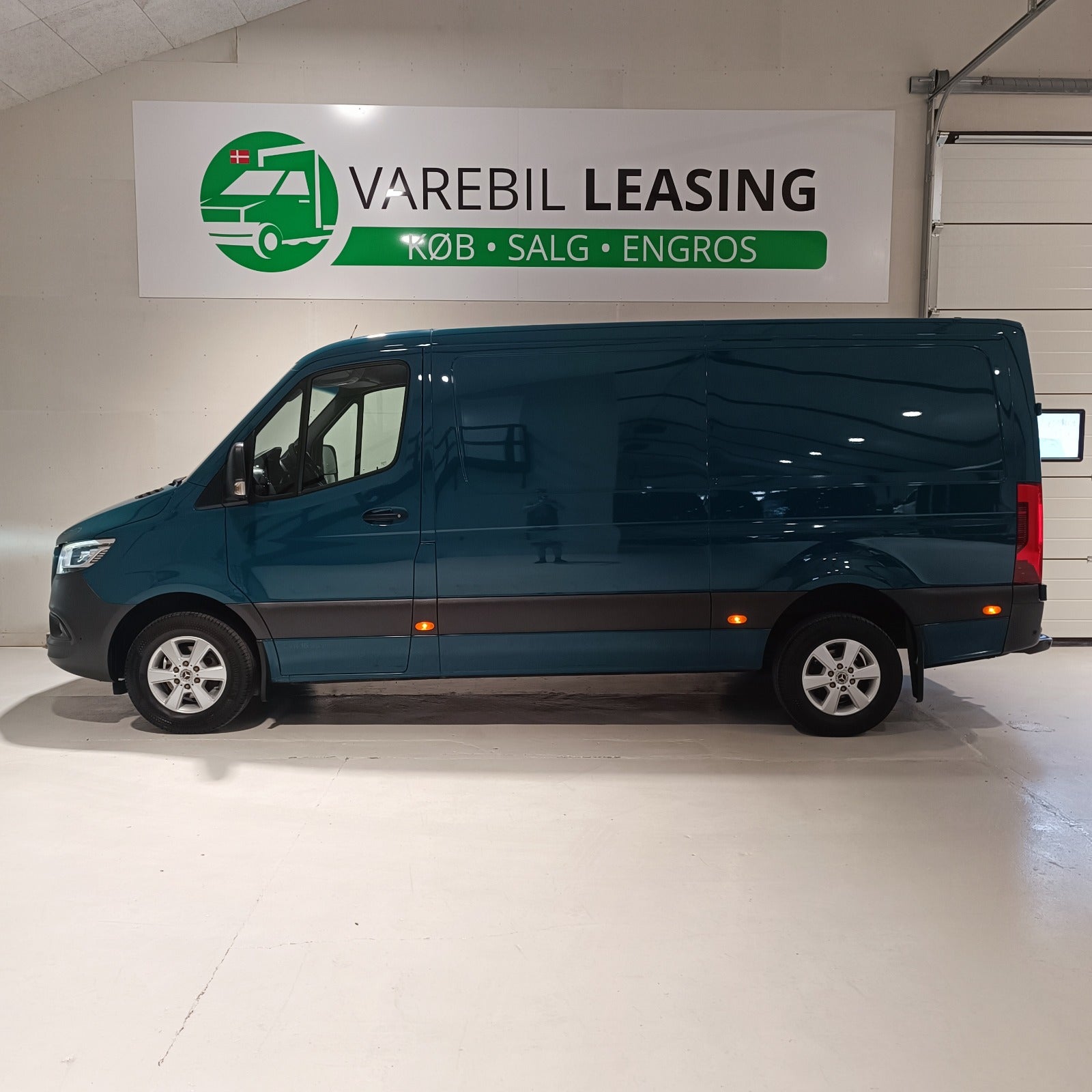 Mercedes Sprinter 319 CDi A2 Kassevogn aut. RWD