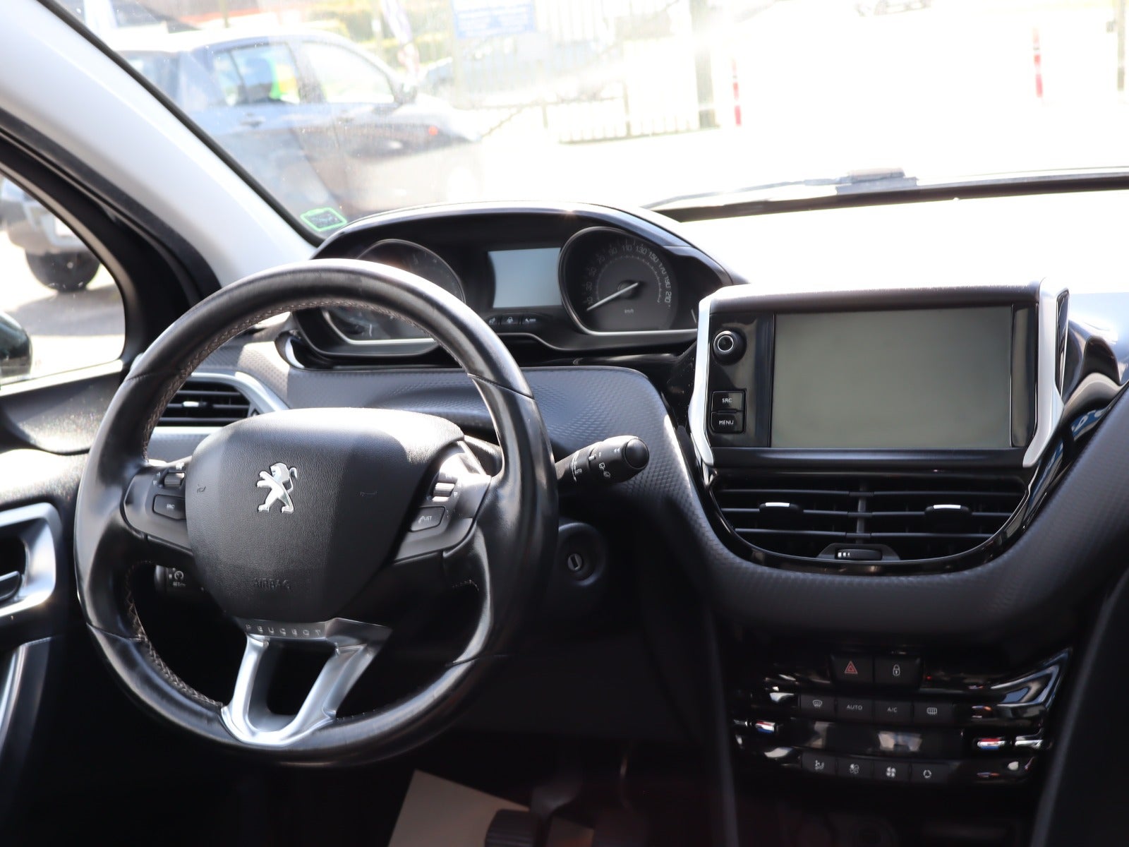 Billede af Peugeot 2008 1,2 e-THP 110 Allure Sky