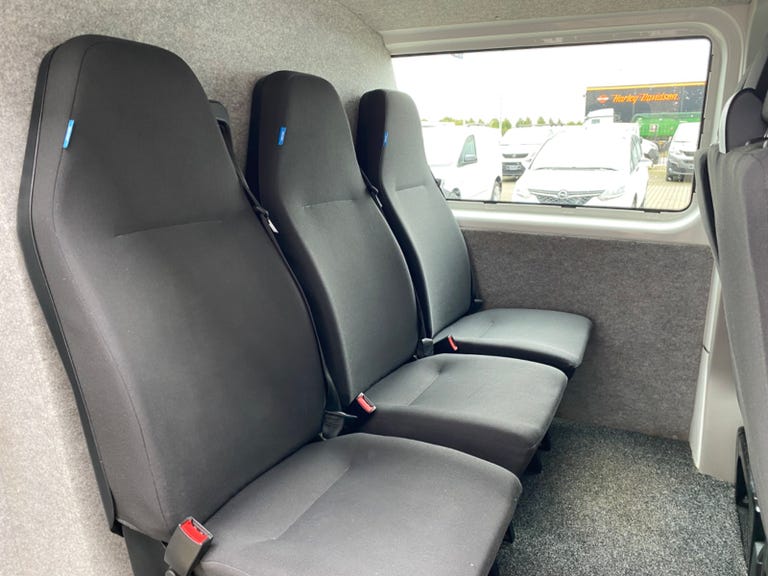 VW Transporter TDi 102 Mandskabsvogn
