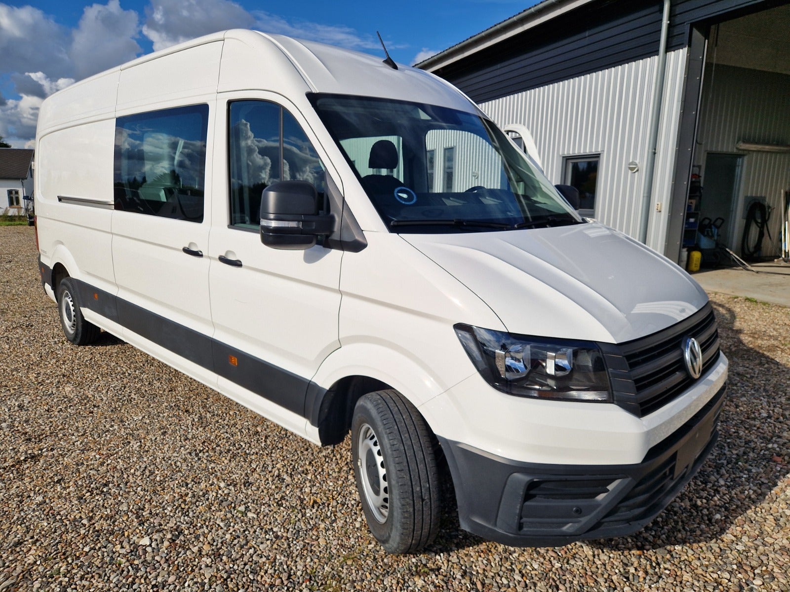 Billede af VW Crafter 35 2,0 TDi 177 Kassevogn L4H3 aut.