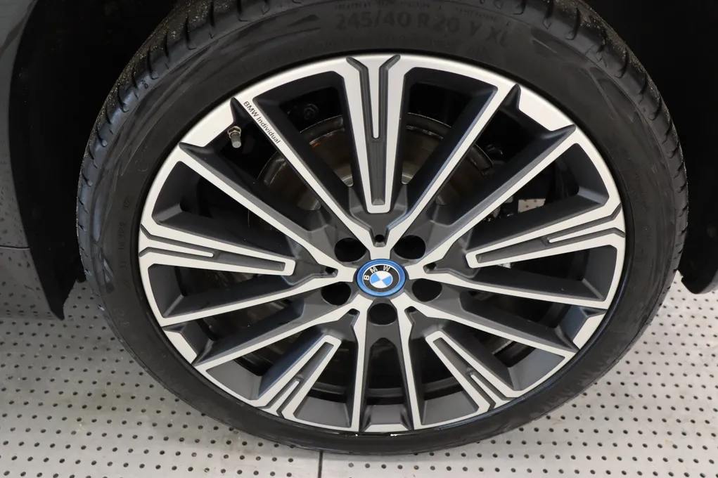 BMW iX1 xDrive30 X-Line