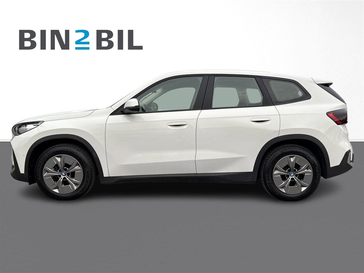 BMW iX1 xDrive30 billede 2