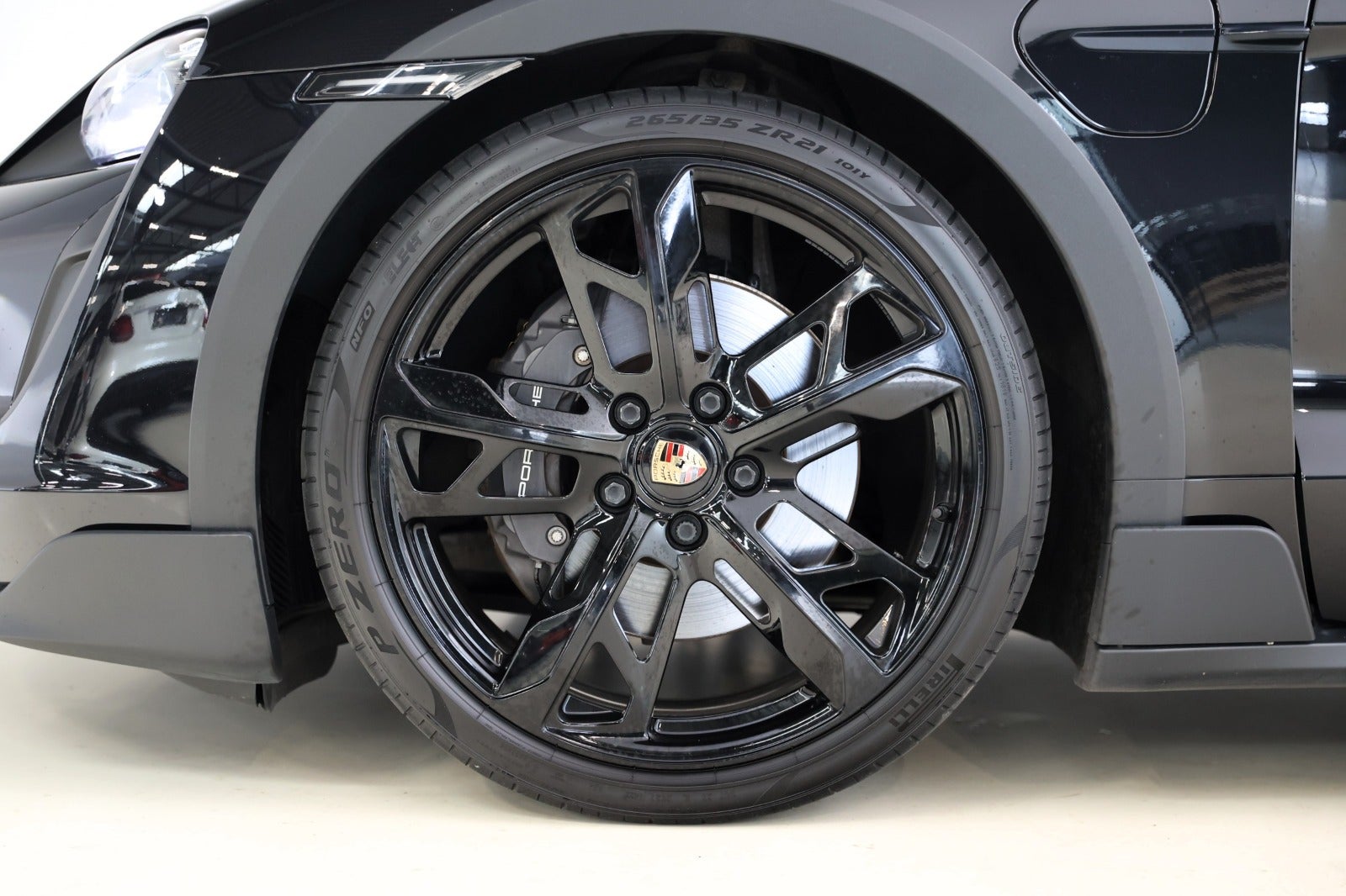Porsche Taycan 4 Performance+ Cross Turismo