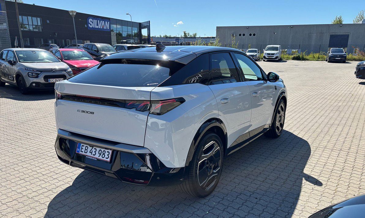 Billede af Peugeot e-3008 77 GT Pack