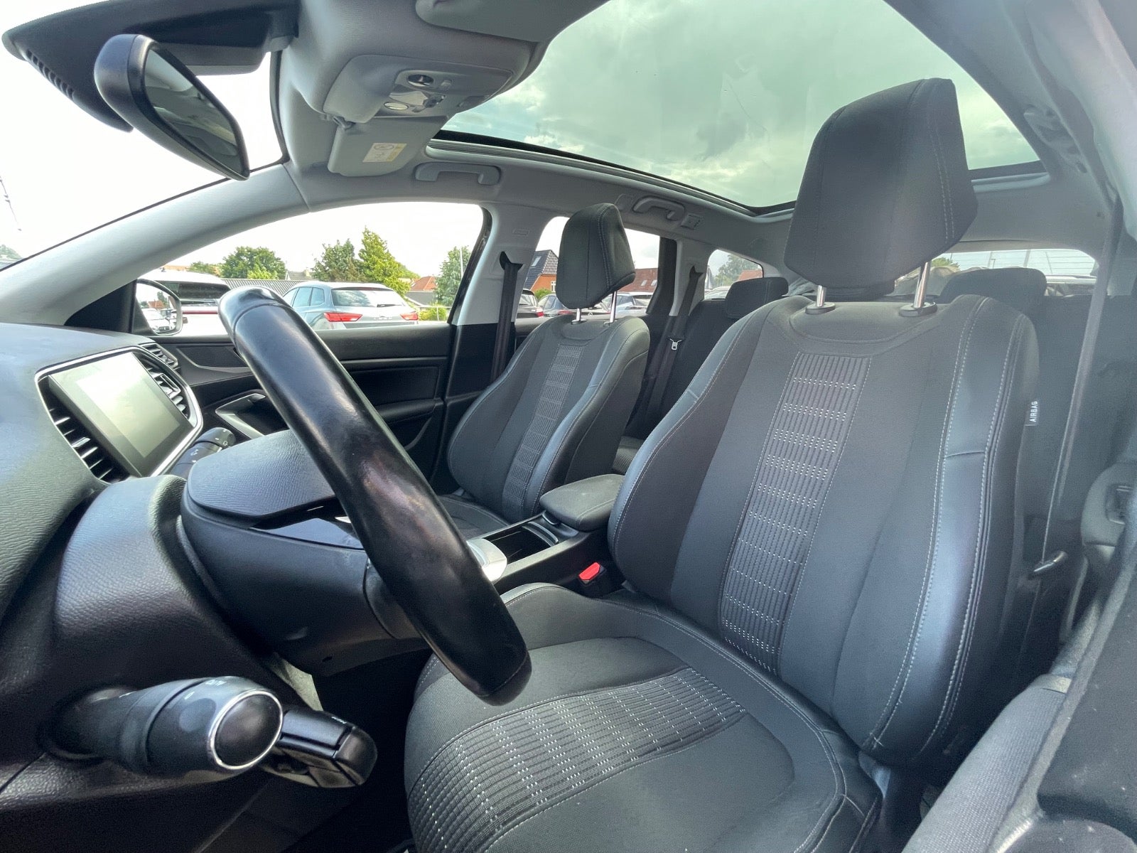Billede af Peugeot 308 1,5 BlueHDi 130 Allure+ Sky SW