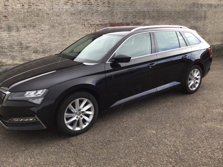 Skoda Superb TSi iV Plus Combi DSG