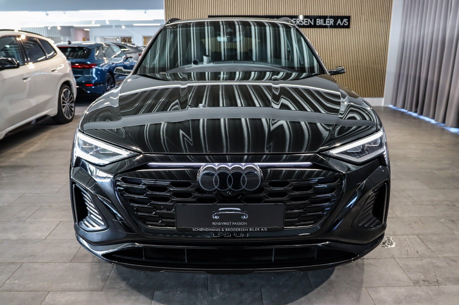 Billede af Audi Q8 e-tron 55 S-line Black Edition quattro