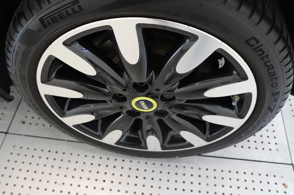 MINI Cooper SE Yours Trim