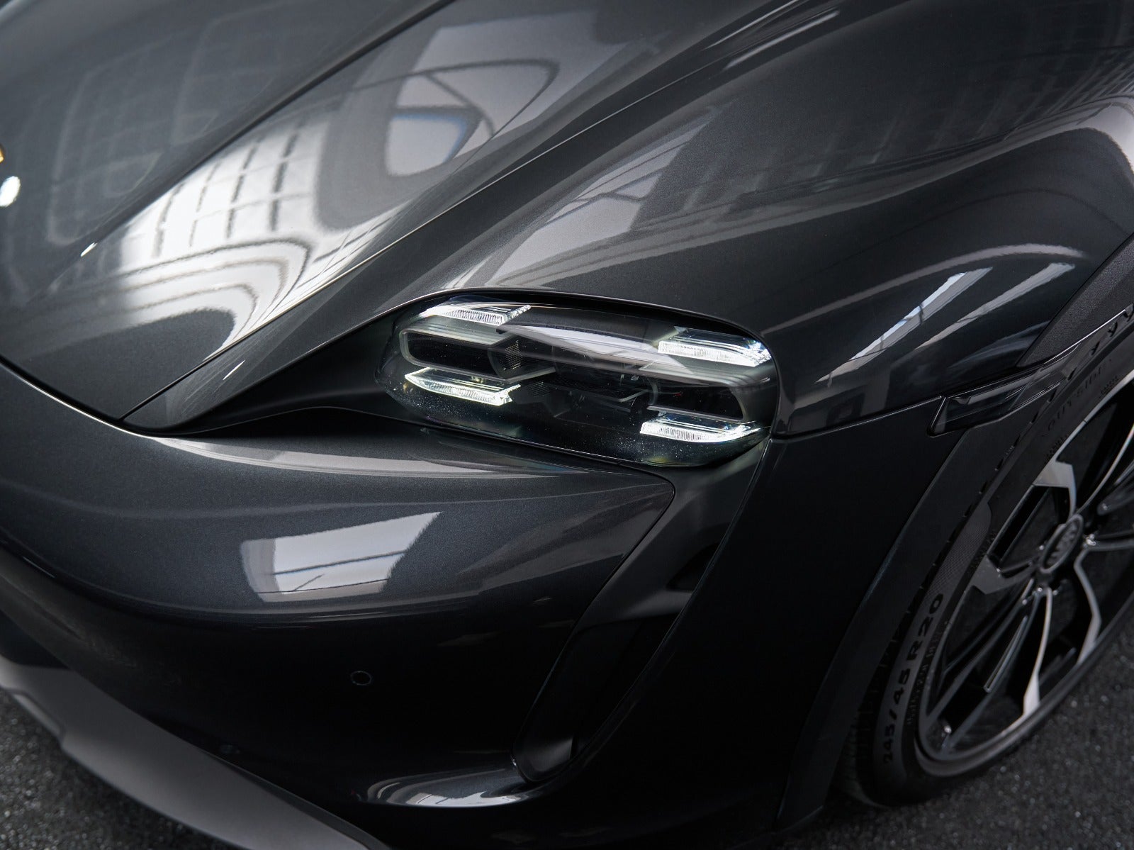 Gallery image 6 of 18