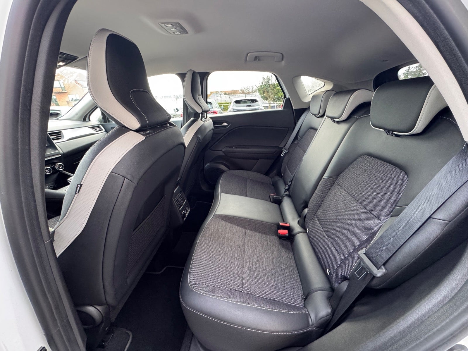 Billede af Renault Captur 1,6 E-Tech Intens