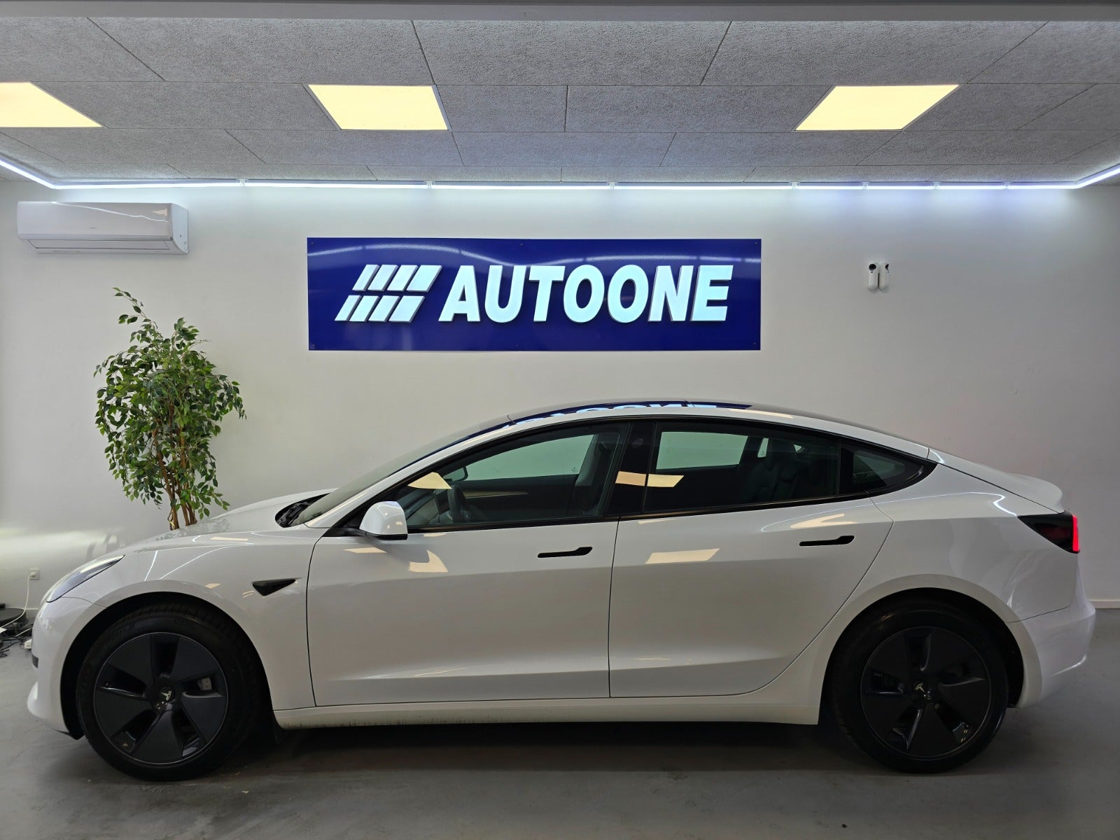 Billede af Tesla Model 3 RWD