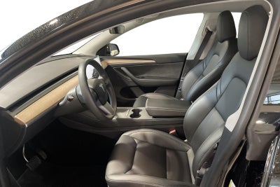 Tesla Model Y Long Range AWD - 4