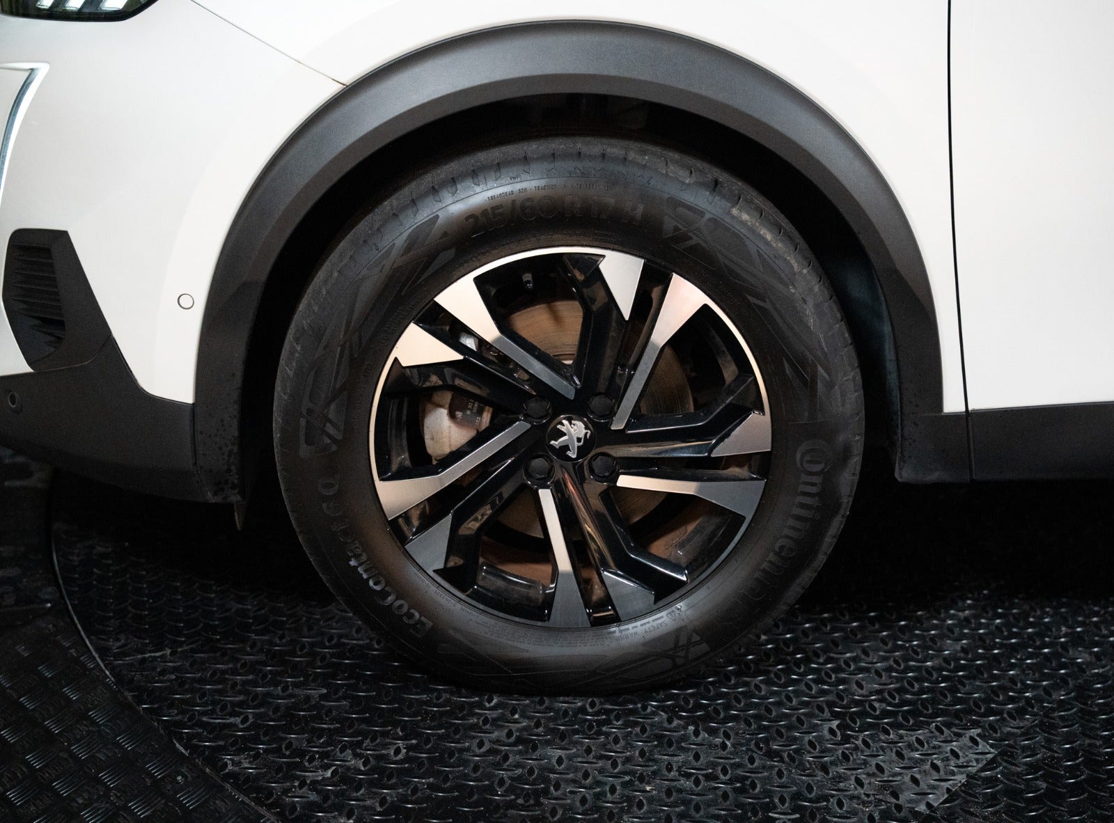 Billede af Peugeot e-2008 50 GT Sky