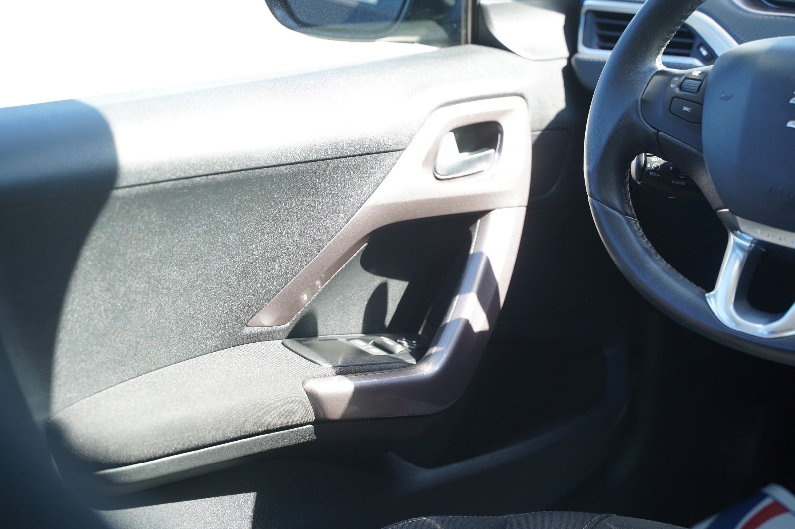 Billede af Peugeot 2008 1,2 VTi 82 Allure