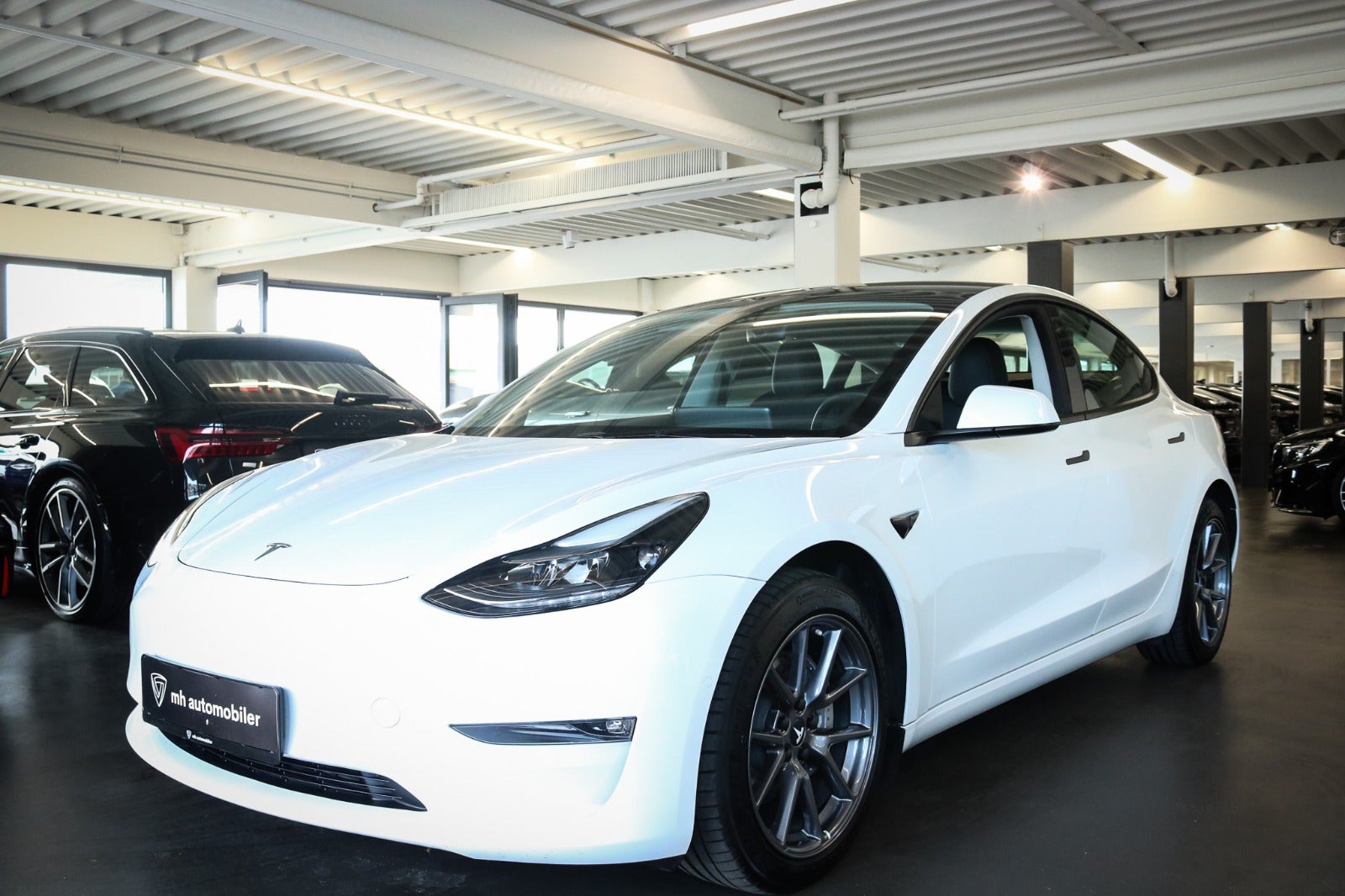 Tesla Model 3  Long Range AWD