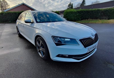 Skoda Superb 2,0 TSi 280 Style Combi DSG 4x4 5d
