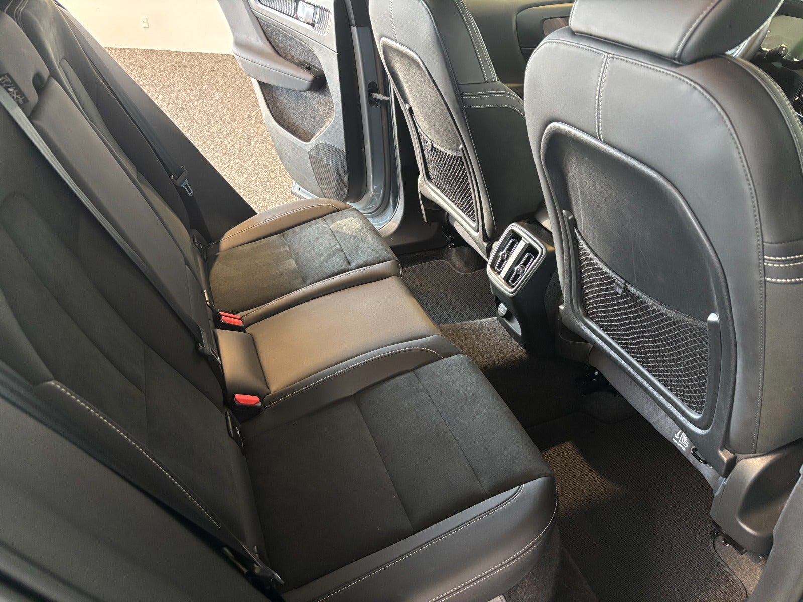Volvo XC40 P8 ReCharge Twin Ultimate 5d - 8