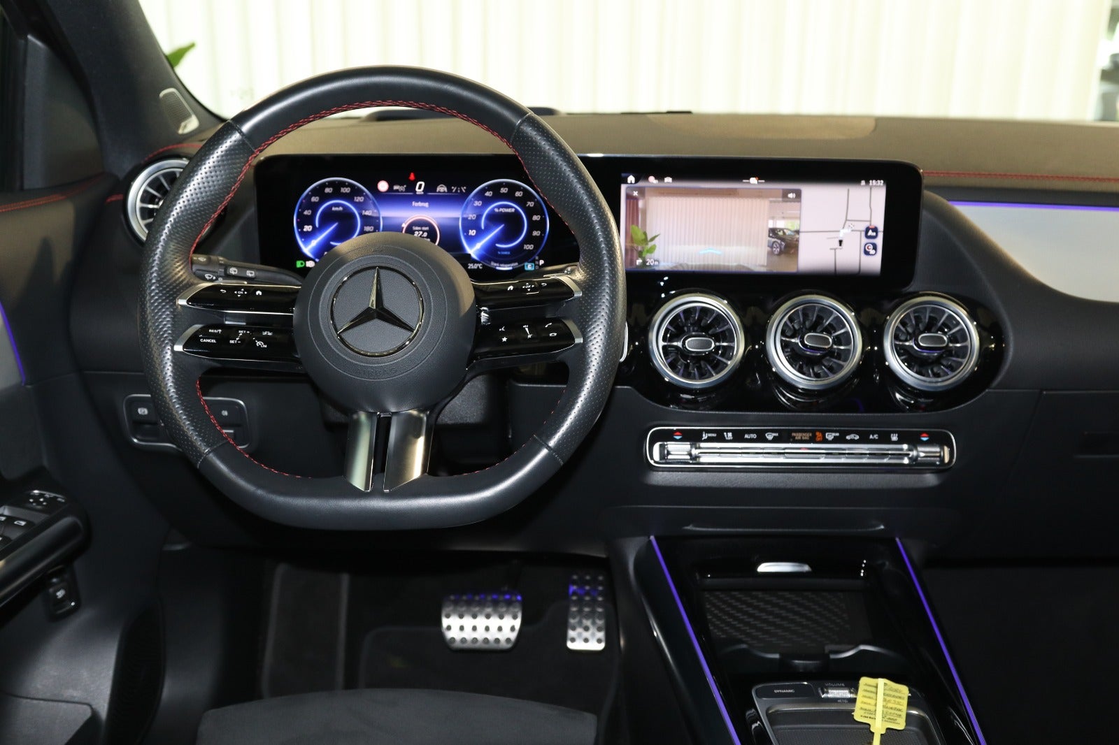 Billede af Mercedes EQA350  AMG Line Premium 4Matic