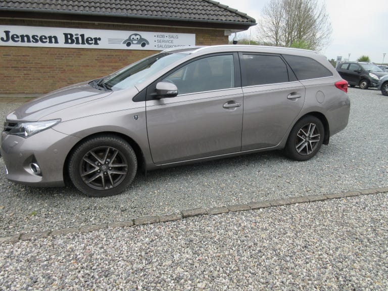 Toyota Auris T2 Premium Comfort Touring Sports