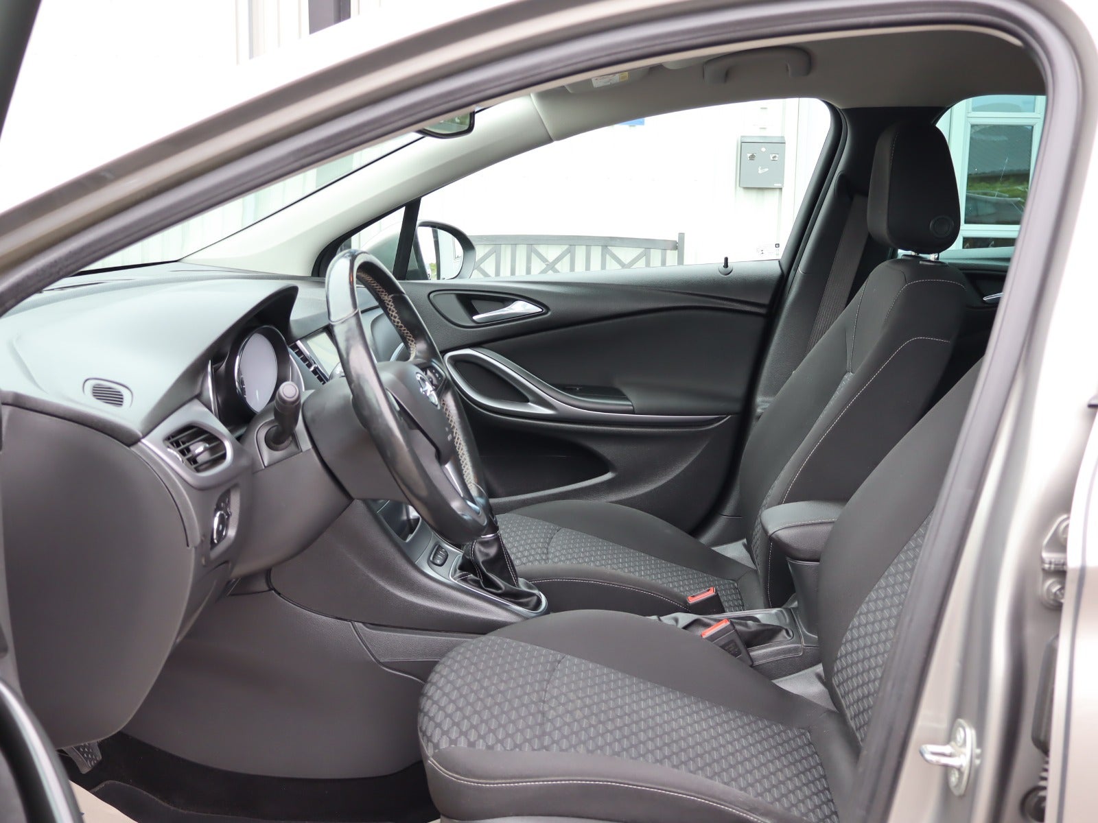 Billede af Opel Astra 1,6 CDTi 110 Business Sports Tourer